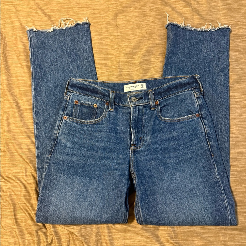 Abercrombie & Fitch 90s Mid Rise Straight Jean